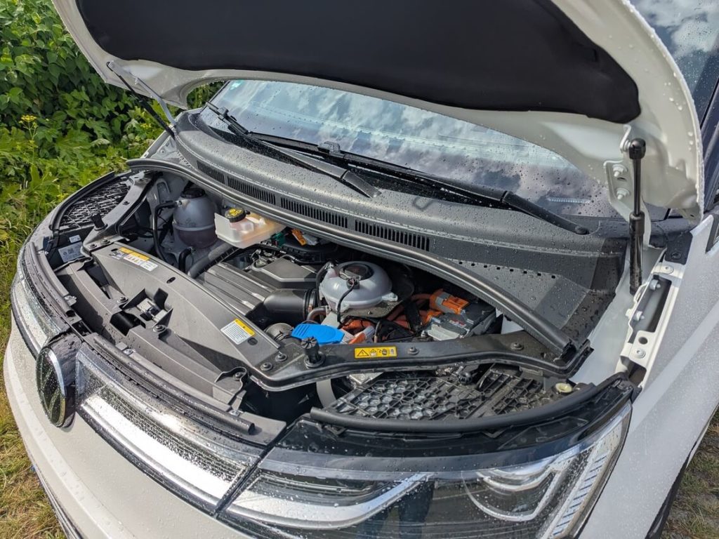 Motorraum im Multivan 1.5 eHybrid 4Motion 180 kW (245 PS)