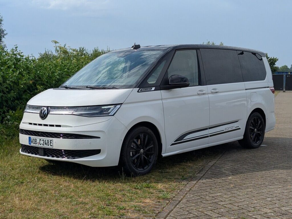 Van-Design: Der neue Volkswagen Multivan ist mehr Pkw als Bus. Das Design ähnelt dem früheren VW Sharan. Leichtmetallräder "Toshima" 18 Zoll.