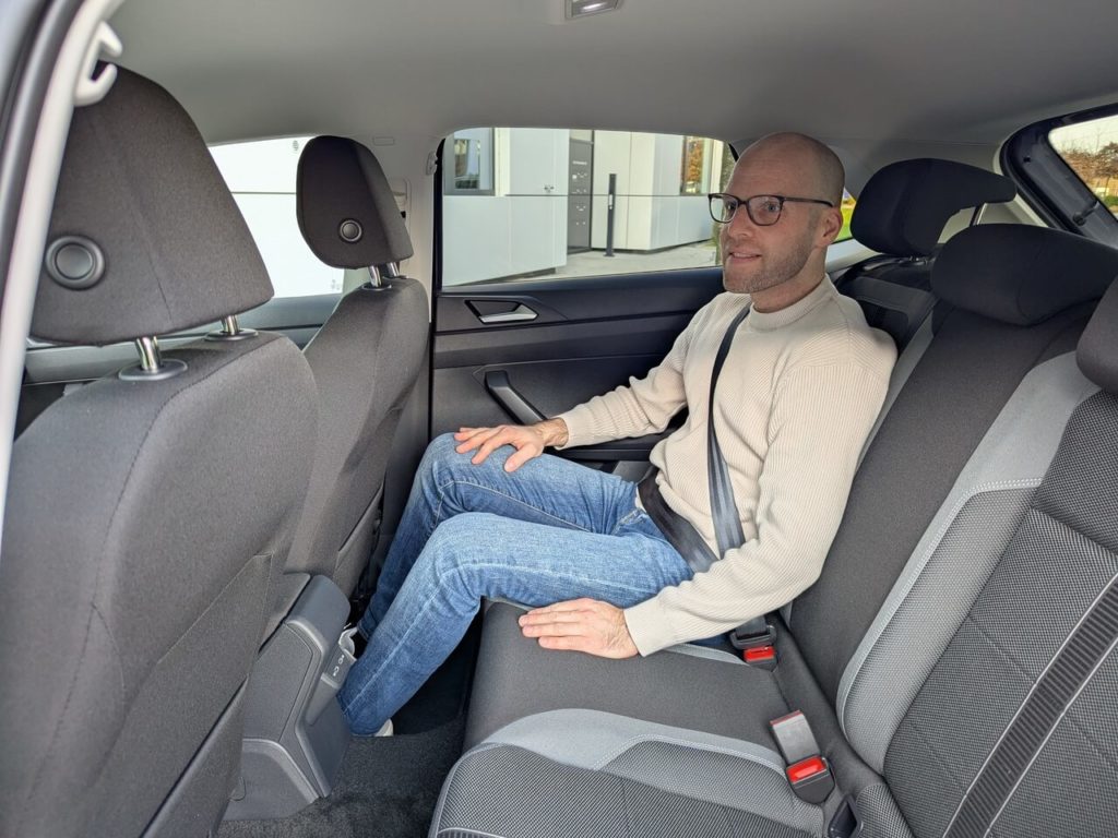 Gute Platzverhältnisse auch für Erwachsene: 5-türiger Volkswagen Polo 6 (2025). Alltags-Check mit Daniel Przygoda.