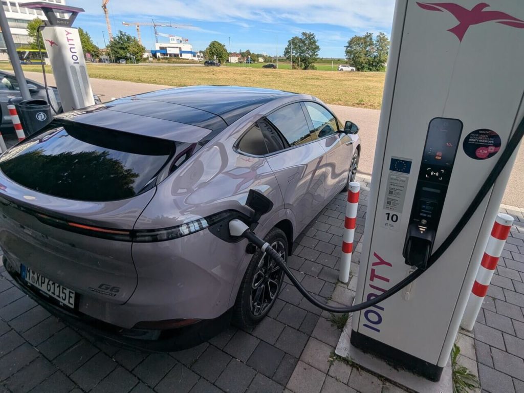 20 bis 80 Prozent in nur 9 Minuten: 451 kW DC-Schnellladen: Xpeng G6 (Facelift 2025/2026) mit 800-Volt-Technik.