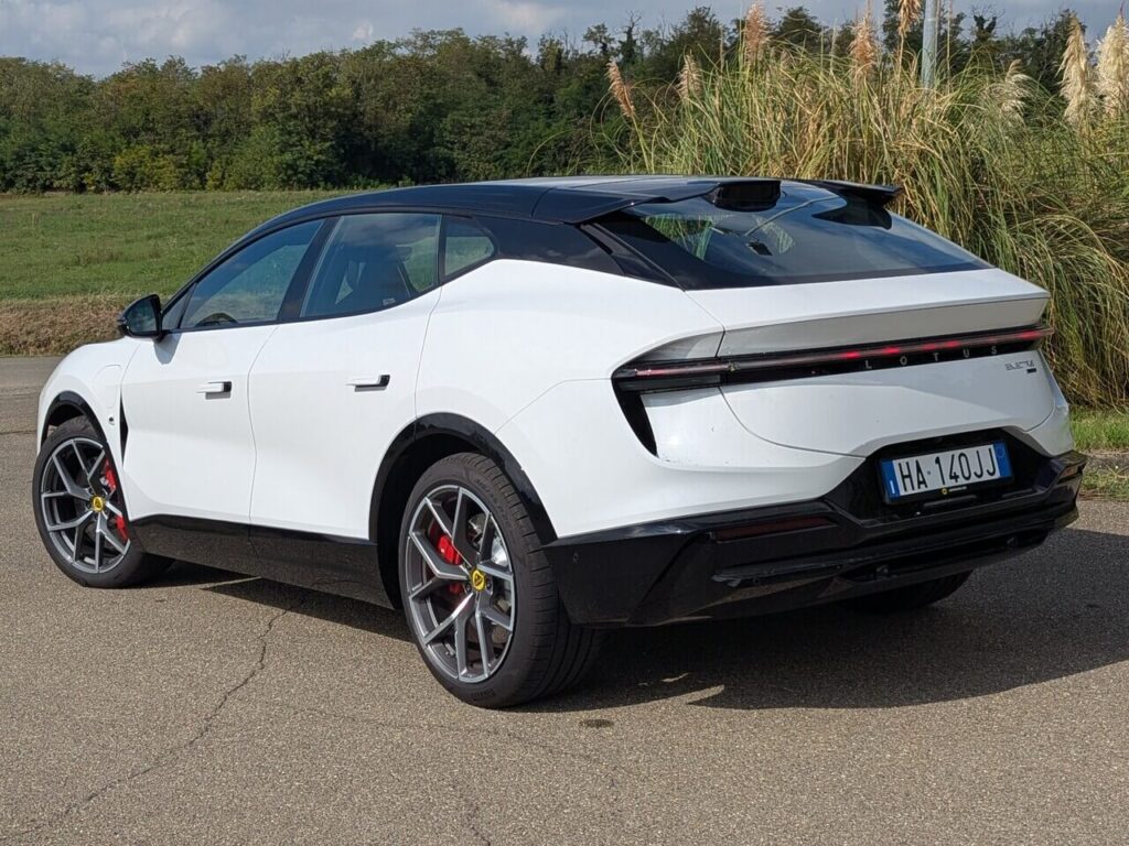 Lotus Eletre im Test: Lohnt sich Kaufen/Leasen. Elektro-SUV unter 100.000 Euro als Dienstwagen.