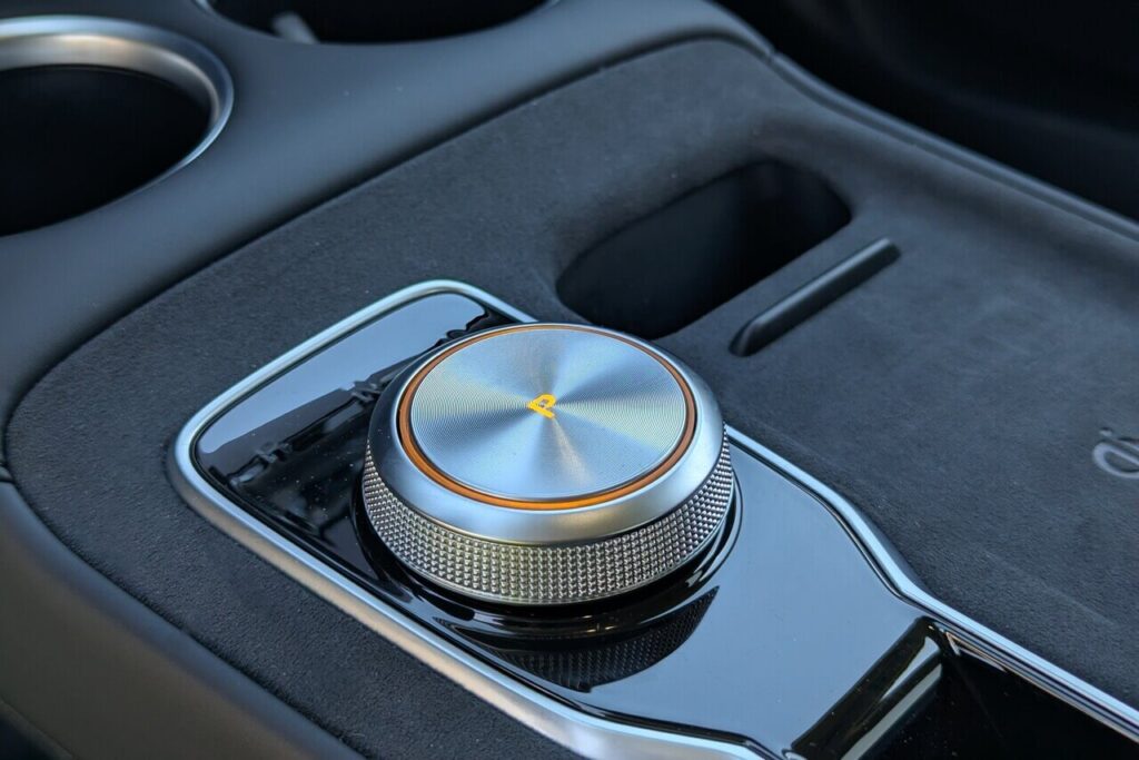 Fahrprogramme werden im MG über einen edlen Drehregler vorgewählt.