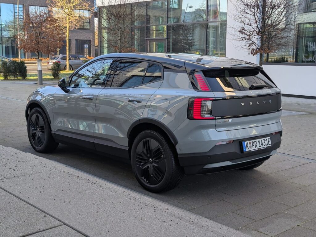 Kompakt-SUV im Offroad-Look: Volvo EX30 Cross Country im Test