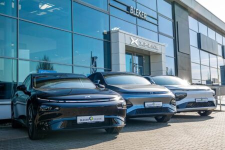Xpeng-Standort der Bleker Gruppe in Münster mit Elektroautos Xpeng G6 und Xpeng G9