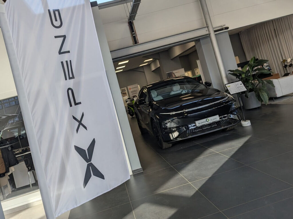 Xpeng in Dortmund - Xpeng G6 Black Edition im Showroom der Bleker Gruppe in der Felicitasstraße 6