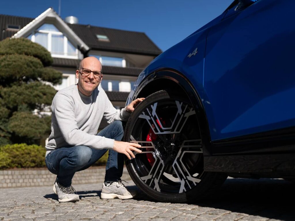 21 Zoll Felgen "Snowflake" mit Diamantschliff (+1.800 Euro) Foto: Philipp Moy