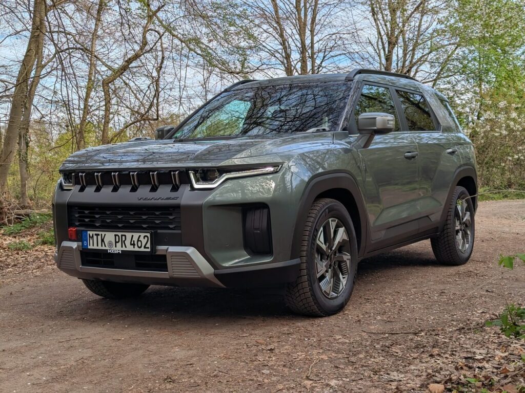 Welche Variante lohnt sich? KGM Torres Hybrid "Nomad" 2026 im Test.