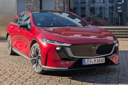 Auto-Kaufberatung: Welche Batterie ist beim Mazda 6e besser?