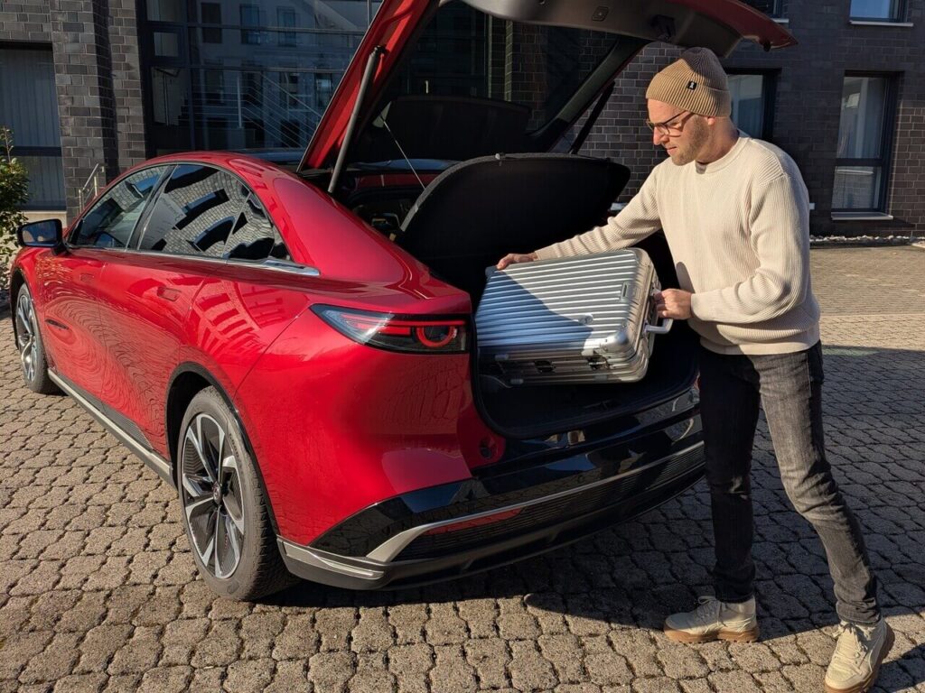 Elektrische Heckklappe: Fließhecklimousine Mazda 6e im Test.