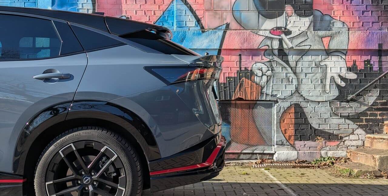 Nissan Ariya Nismo mit Fließheck-Design (Stealth Grey) - Performance-SUV mit 435 PS im Test