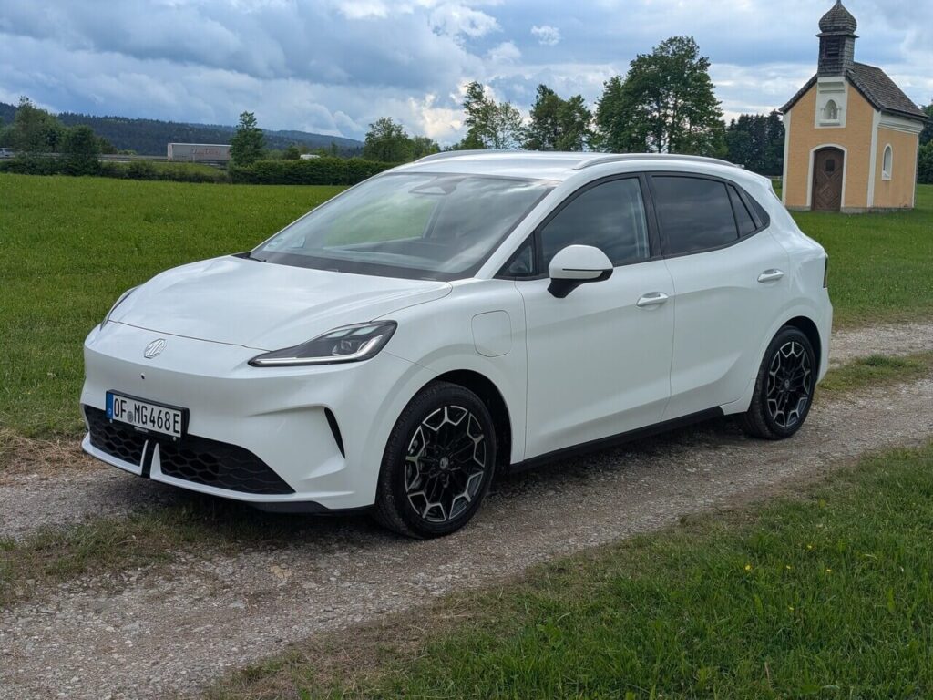 MG 4 Urban - günstiges Elektroauto mit über 400 km Reichweite im Test. Lohnt sich das kompakte Modell von MG?