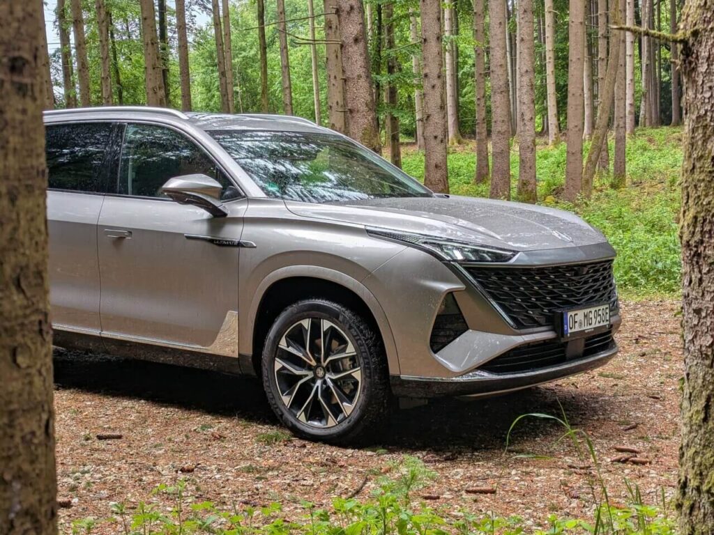 20 Zoll Leichtmetallräder: Der neue MGS9 PHEV hat Frontantrieb und 7 Jahren Garantie.