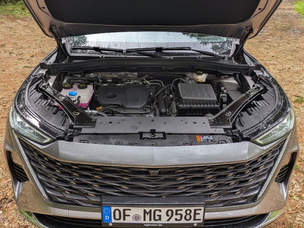Plug-in-Hybrid mit 299 PS Systemleistung. Der MGS9 PHEV kann bis zu 100 km elektrisch fahren.