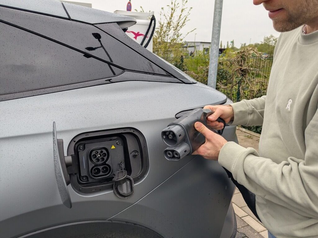 145 km elektrische Reichweite (34,5 kWh Batterie), 1100 km Gesamtreichweite WLTP)