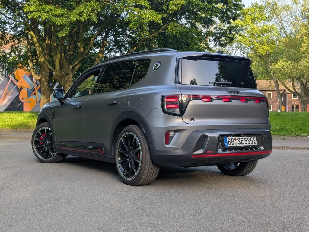 Smart #5 Brabus Heckansicht in Atom Grey Matte