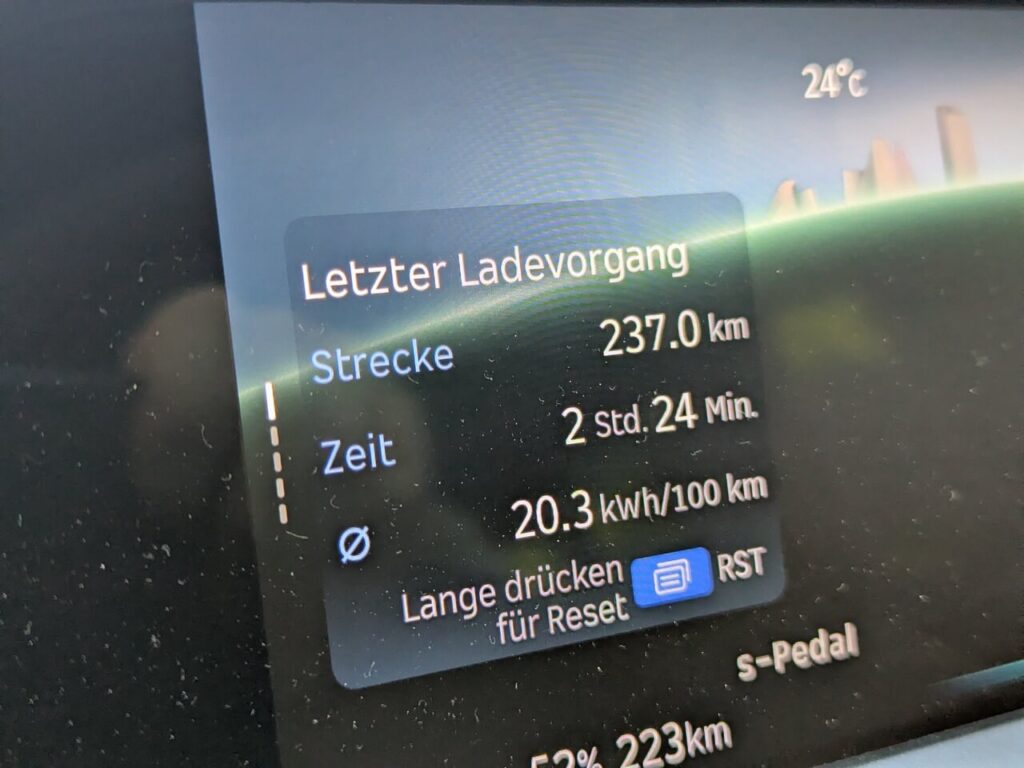Verbrauch auf der Langstrecke: Auf der Autobahn verbraucht der Smart #5 Brabus meist über 20 kWh/100 km. Bei hohem Tempo sind es über 25 kWh/100 km.