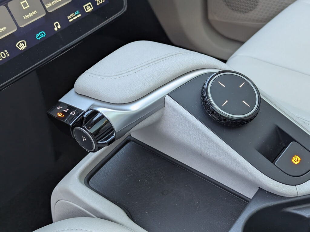 Togg T10X mit Dreh-Drückschalter wie im BMW