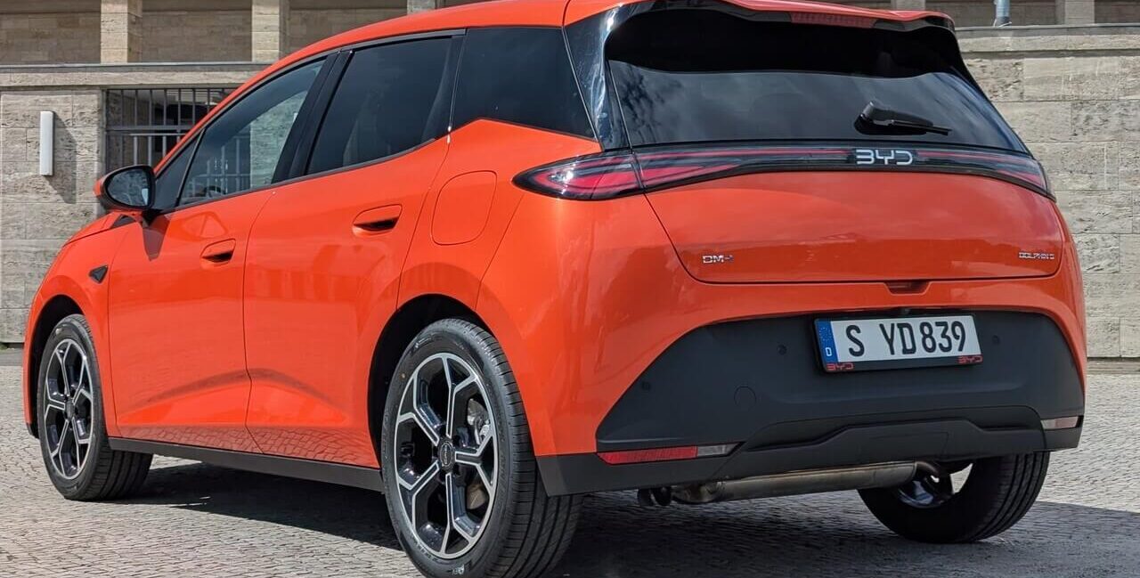Kleinwagen (B-Segment) mit Plug-in-Hybrid-Antrieb im Test: BYD Dolphin G DM-i mit elektrischer Reichweite von über 100 Kilometern.