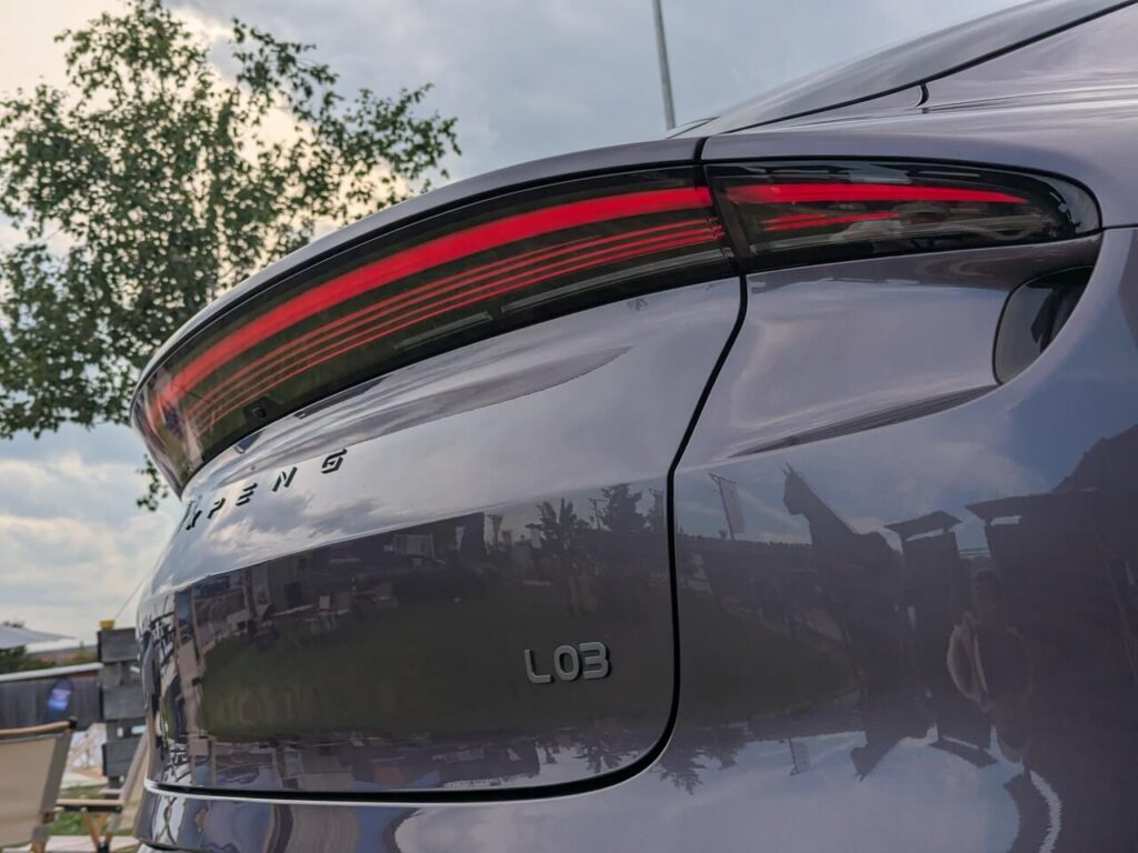 LED-Leuchtbank am Heck des Xpeng L03