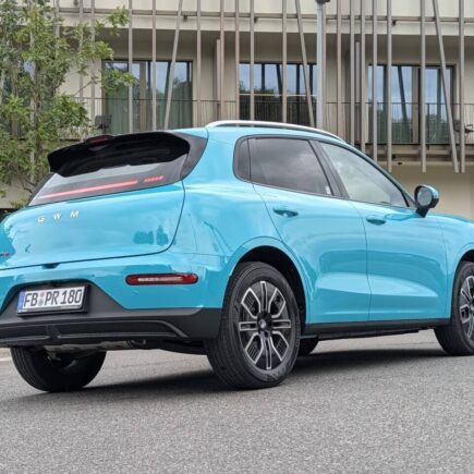ORA jetzt auch als Benziner: Kompakter Lifestyle SUV unter 30.000 Euro mit viel Ausstattung und 7 Jahre Garantie im Test.