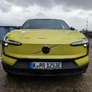 Volvo EX30 Tests und Fahrberichte