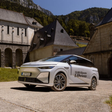 Xpeng X9 bei der E-XPerience 2026 in Frankreich