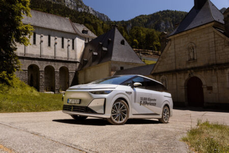 Xpeng X9 bei der E-XPerience 2026 in Frankreich
