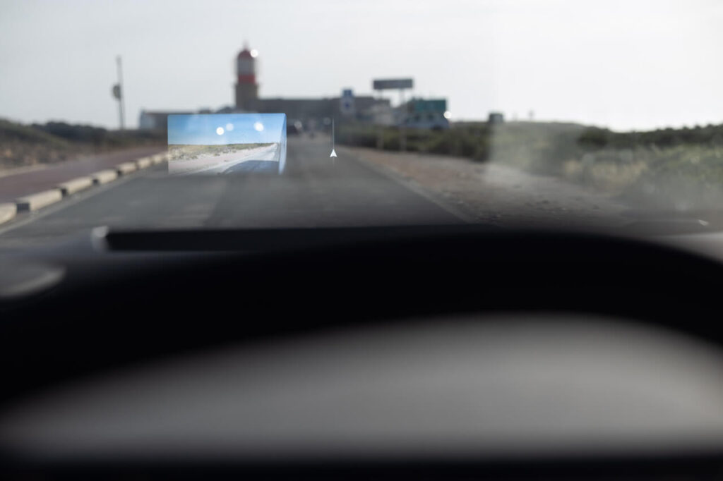 Im Head-up-Display beim Xpeng X9 werden Kamerabilder hochauflösend eingeblendet.