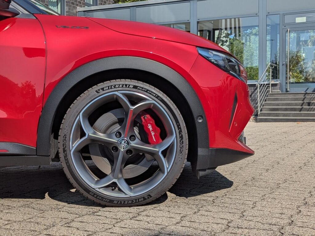 20 Zoll Leichtmetallräder "VENTI" (5RK) beim Alfa-Romeo Junior Veloce.