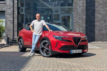 Alfa Romeo Junior Elettrica 280 Veloce (2026) im Test: Sportliches Performance-Modell mit Elektroantrieb im Fahrbericht von Daniel Przygoda.