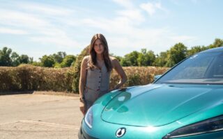 Autojournalistin Giolina Marie Güttler von giolinalovescars testet Premium Shooting-Brake von BYD. Persönliche Erfahrung im Fahrbericht.