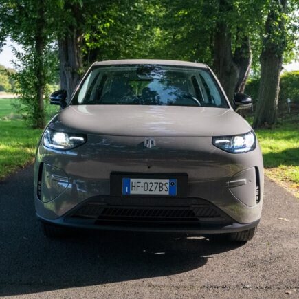 Leapmotor B03X in Tundra Grey - Frontansicht
