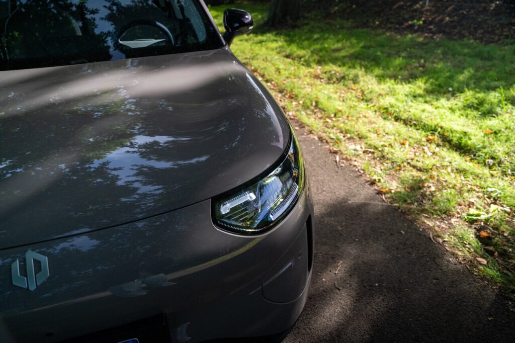 LED-Scheinwerfer serienmäßig im B03X.
