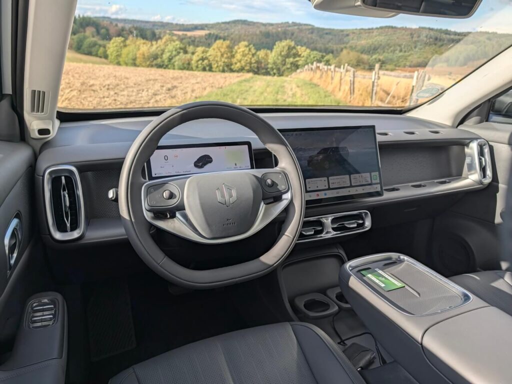 Innenraum Dunkelgrau beim Leapmotor B10 Design.