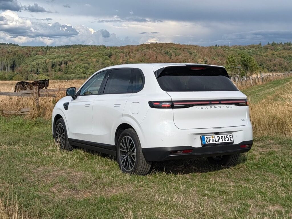 Kompakt-SUV als Plug-in Hybrid unter 30.000 Euro im Test: Erfahrungen zum Leapmotor B10.