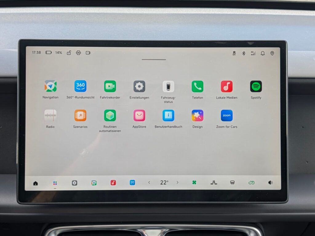 Touchscreen mit fixierter Schnellzugriffsleiste und übersichtliche App-Struktur