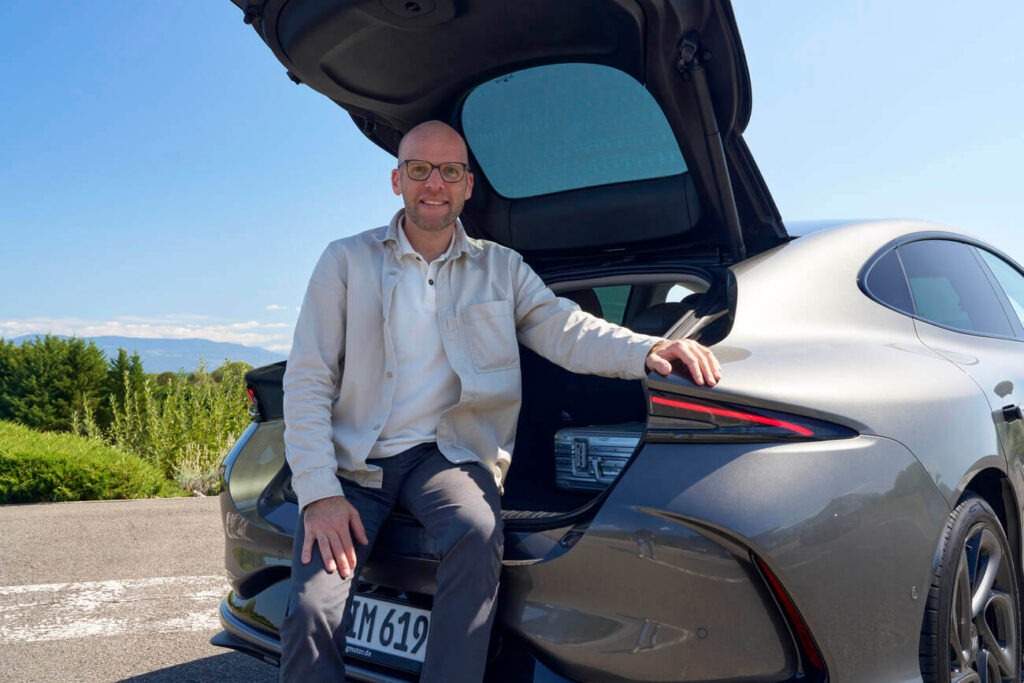 MG IM5 Erfahrungen zur Elektro-Limousine mit 800-Volt-Technik. Auto-Journalist Daniel Przygoda testet das neue Hightech-Modell aus China.