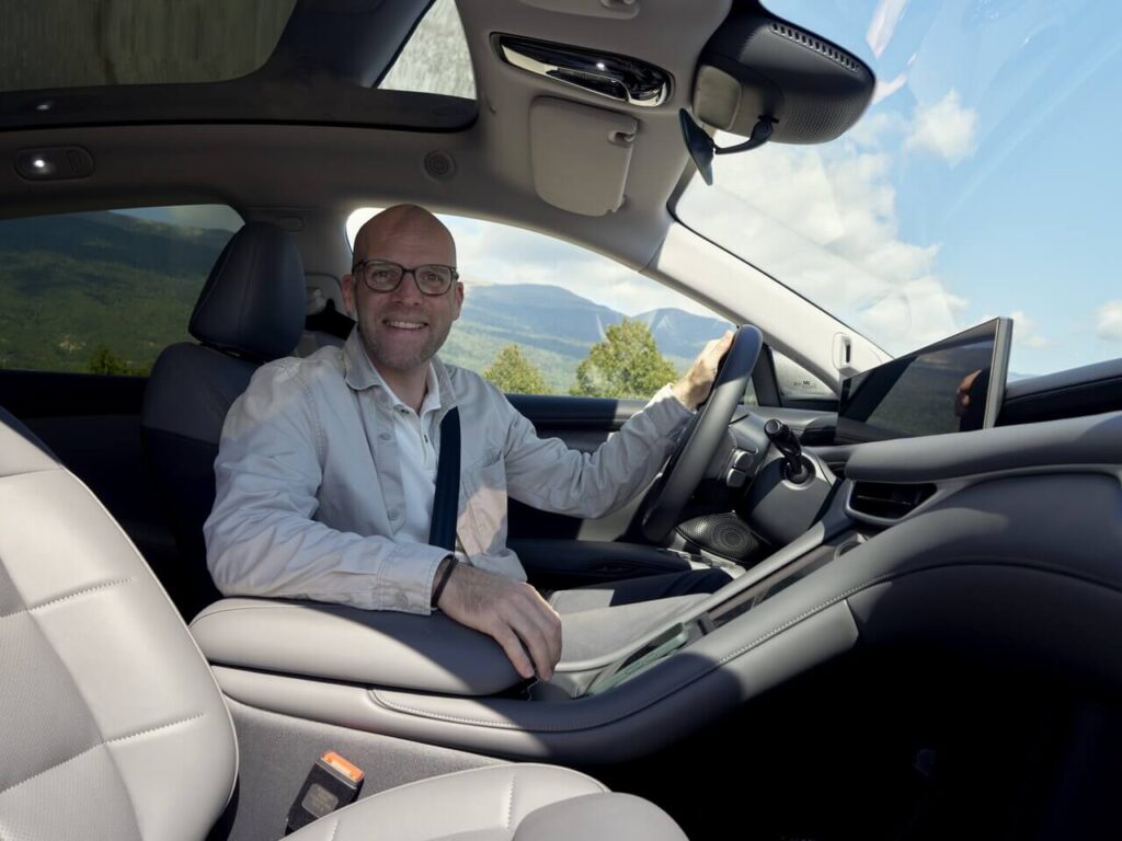 Autojournalist Daniel Przygoda testet Langstrecken-SUV mit 800-Volt-Technik: MG IM6 Premium AWD im Fahrbericht. Die Alternative zu Xpeng und Tesla? Foto: Guillaume Talbot