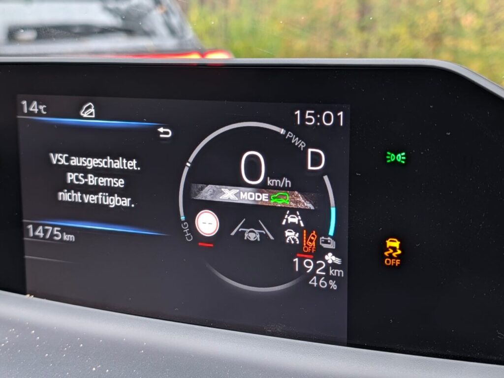 Das X-Mode Allrad-Assistenzsystem erleichtert Fahrten im Gelände.