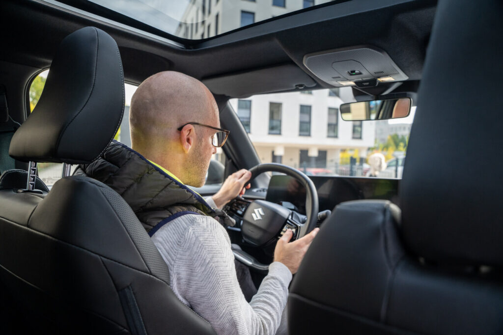 Fahreindruck: Erfahrungen mit dem Suzuki e Vitara von Auto-Journalist Daniel Przygoda.