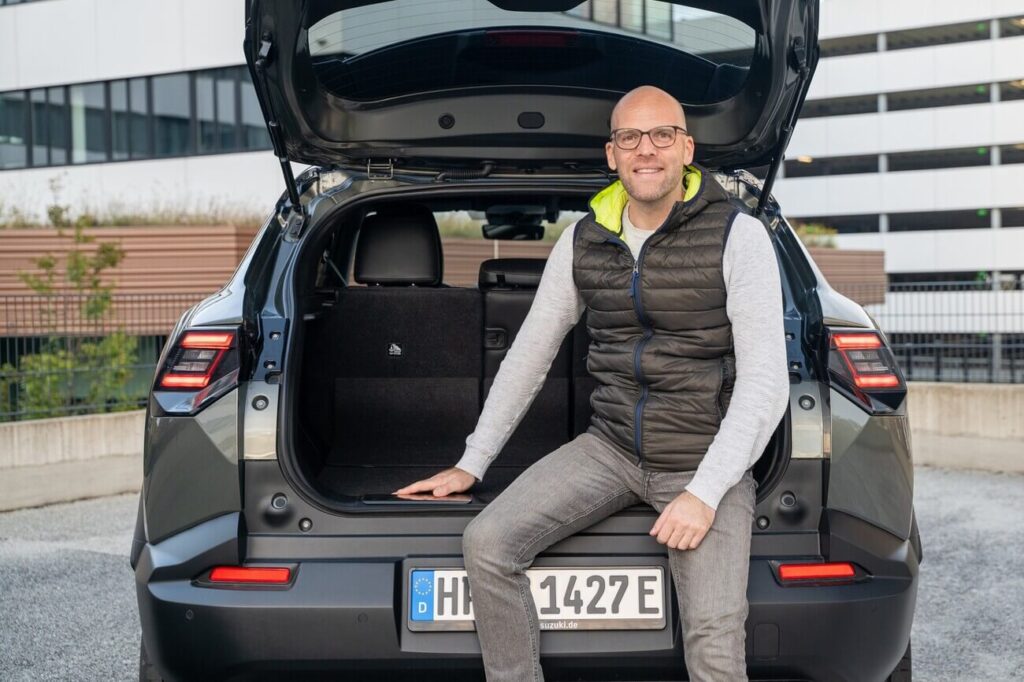 Daniel Przygoda testet den Suzuki e Vitara - kompaktes Elektro-SUV B-Segment.