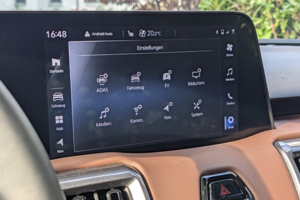 10,1 Zoll Touchscreen mit übersichtlichem Benutzermenü.